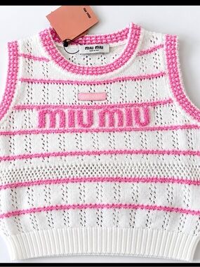Miu Miu Pink & White Logo Knit Sleeveless Sweater Vest Top Size Small NWT